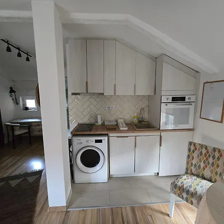 Emi Quiet & Cozy Apartman *