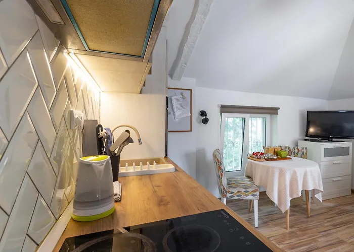 아파트 Emi Quiet & Cozy 베오그라드